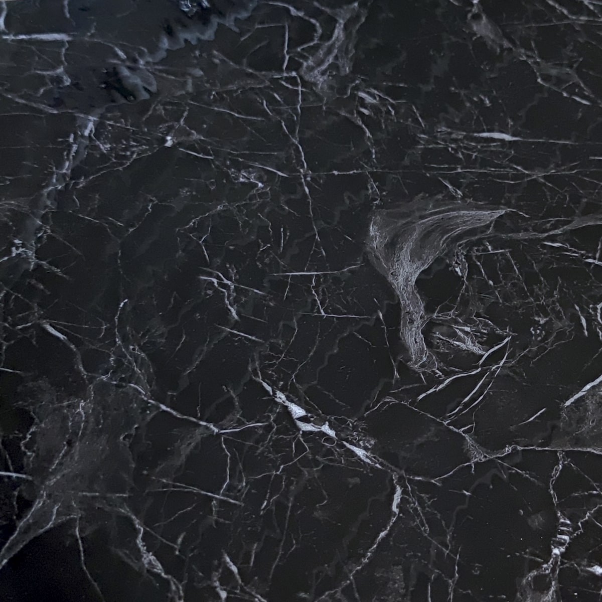 Виниловая плитка в рулоне черный мрамор «Black marble» (81036-1) 3000x600x2мм. - фото 1